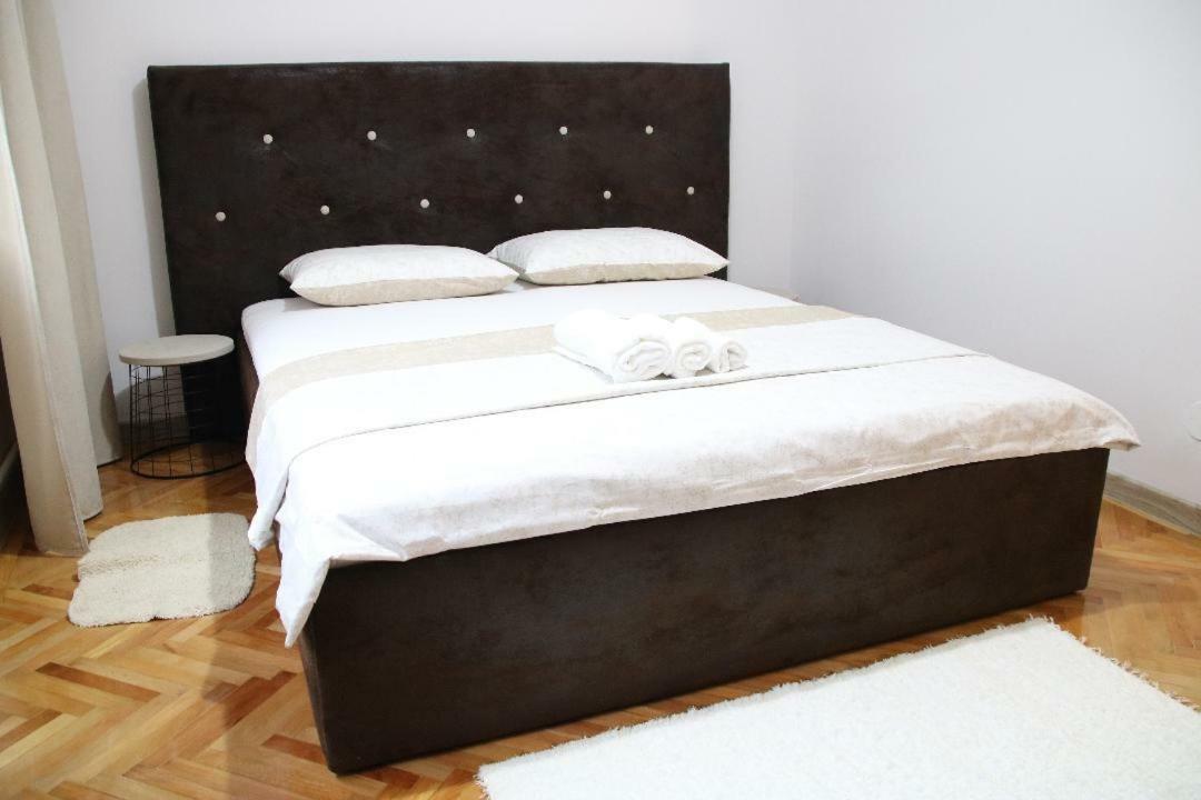 Tania Apartament Oradea Luaran gambar